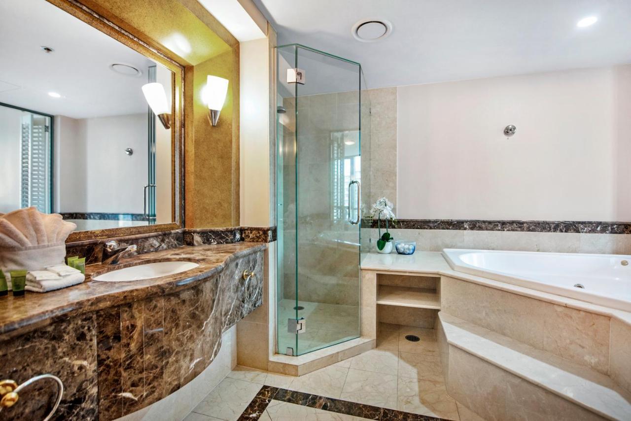 Legends 1 Bedroom Spa Suite - We Accommodate Gold Coast Exterior photo